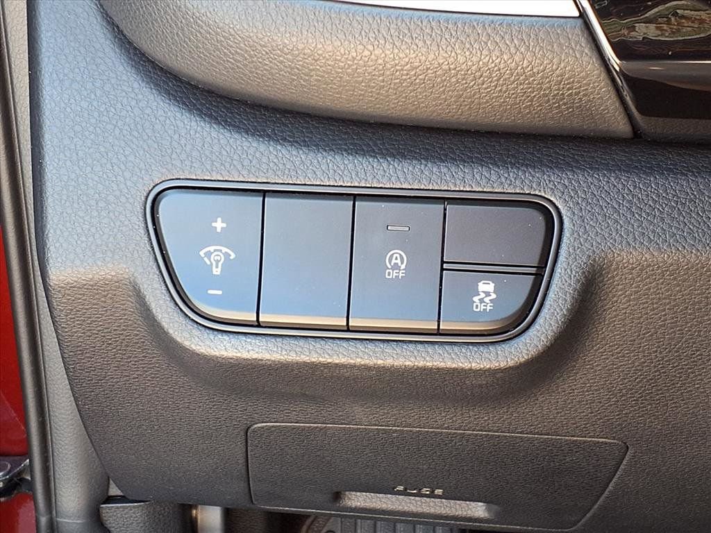 Used 2025 Kia Seltos S AWD/4WD image 19