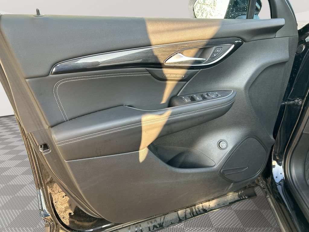 Used 2023 Buick Envision Essence AWD/4WD image 24