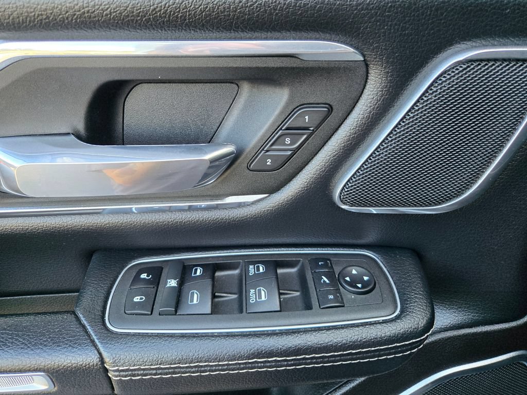 Used 2022 RAM 1500 Laramie AWD/4WD image 13