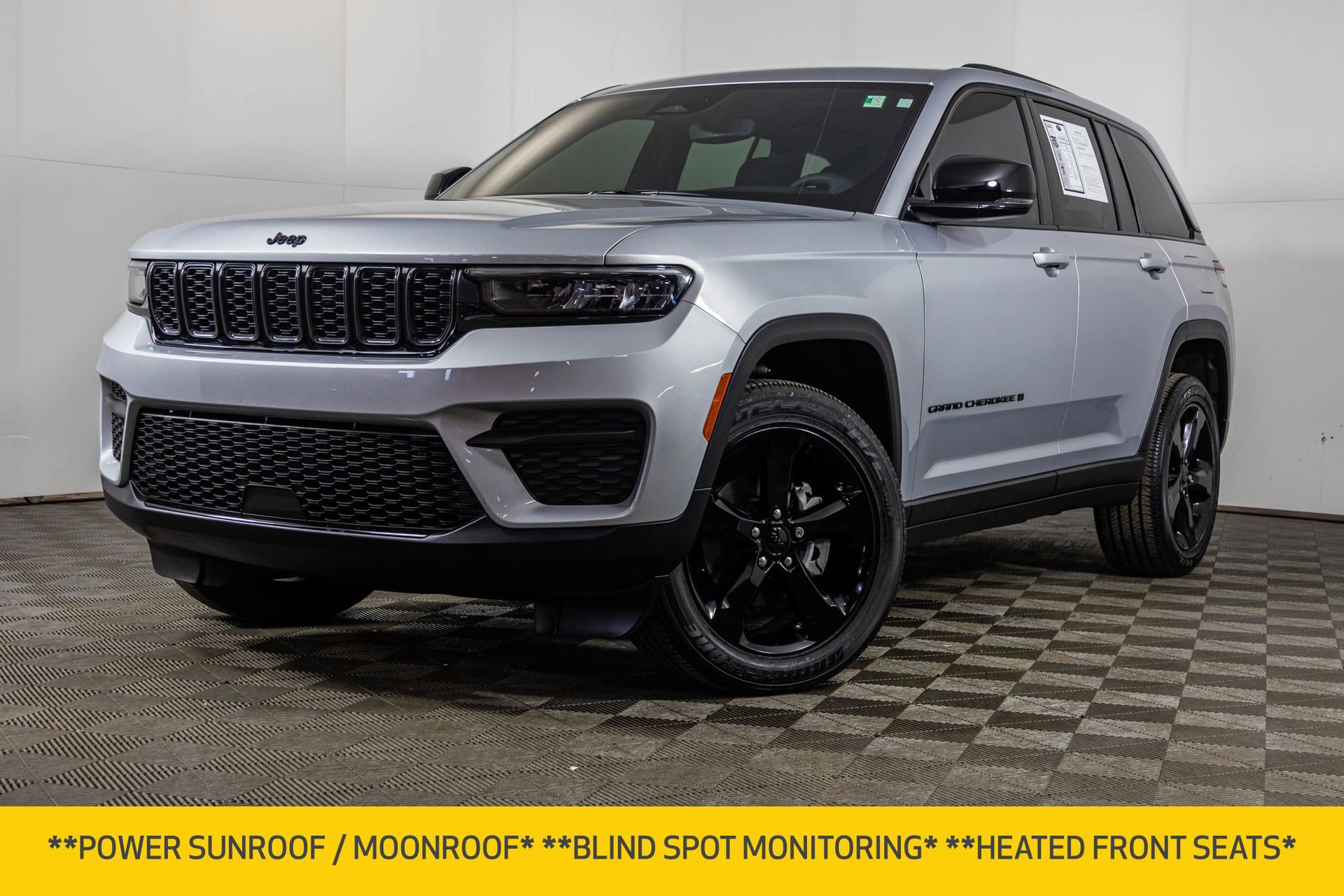 Used 2023 Jeep Grand Cherokee Altitude image 2