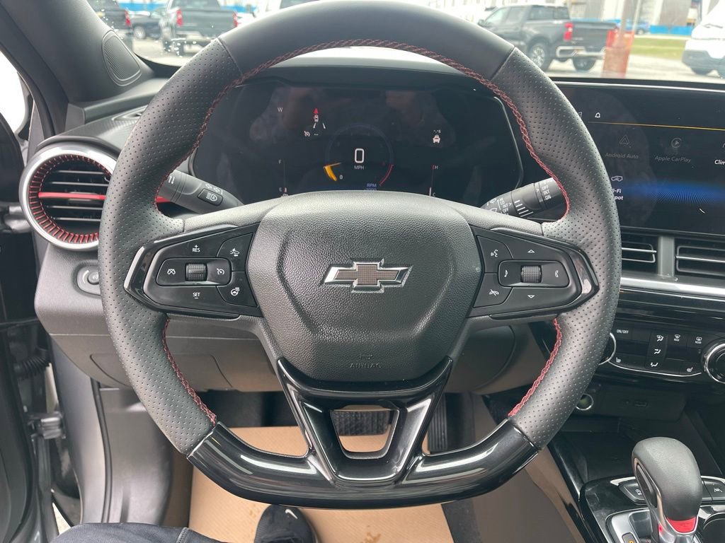 Used 2025 Chevrolet Trax RS w/ Sunroof Package image 14