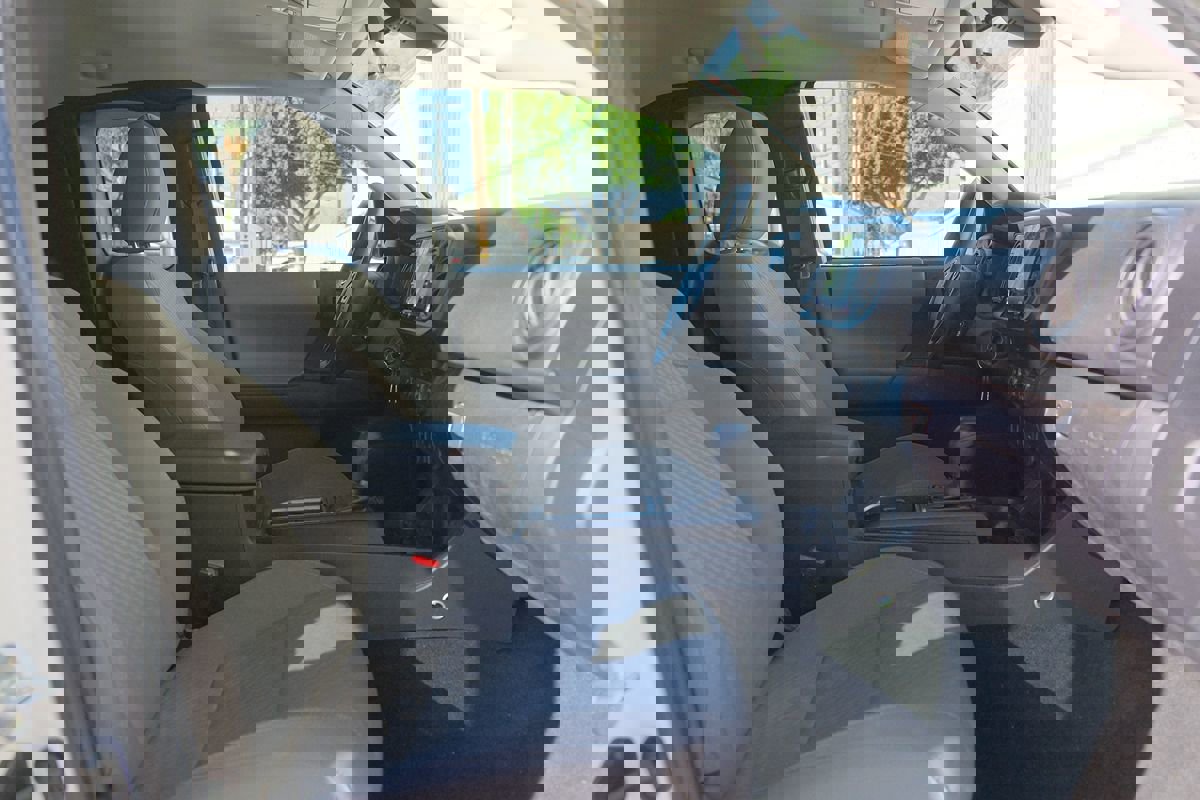 Used 2022 Toyota Tacoma SR image 29