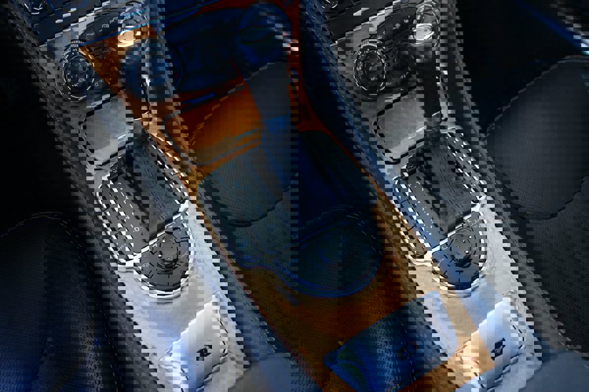 Used 2011 Mercedes-Benz SL 550 image 26