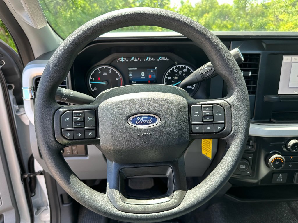 New 2026 Ford F550 4x4 Regular Cab Super Duty image 7