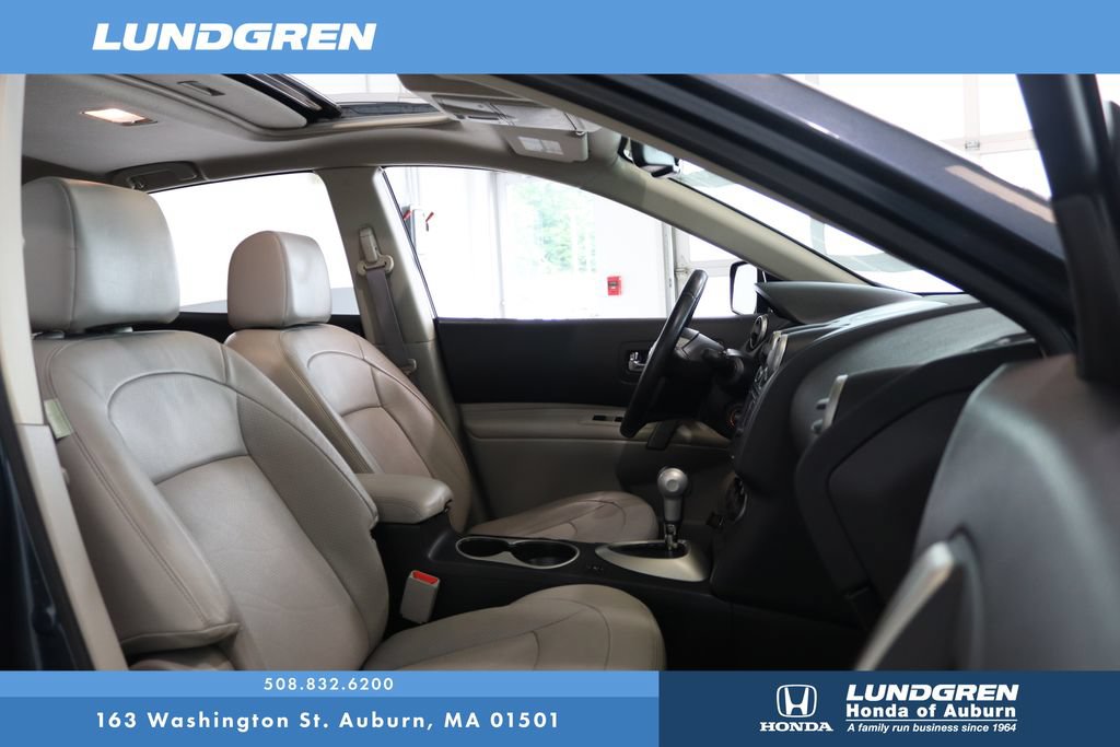 Used 2012 Nissan Rogue SL AWD/4WD image 16