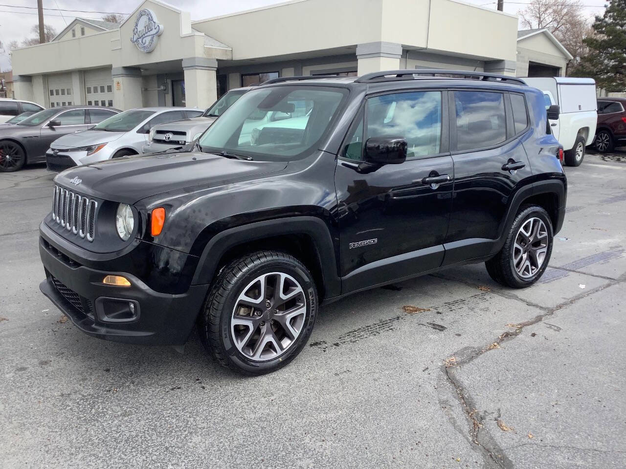 Used 2015 Jeep Renegade Latitude w/ Popular Equipment Group AWD/4WD image 1