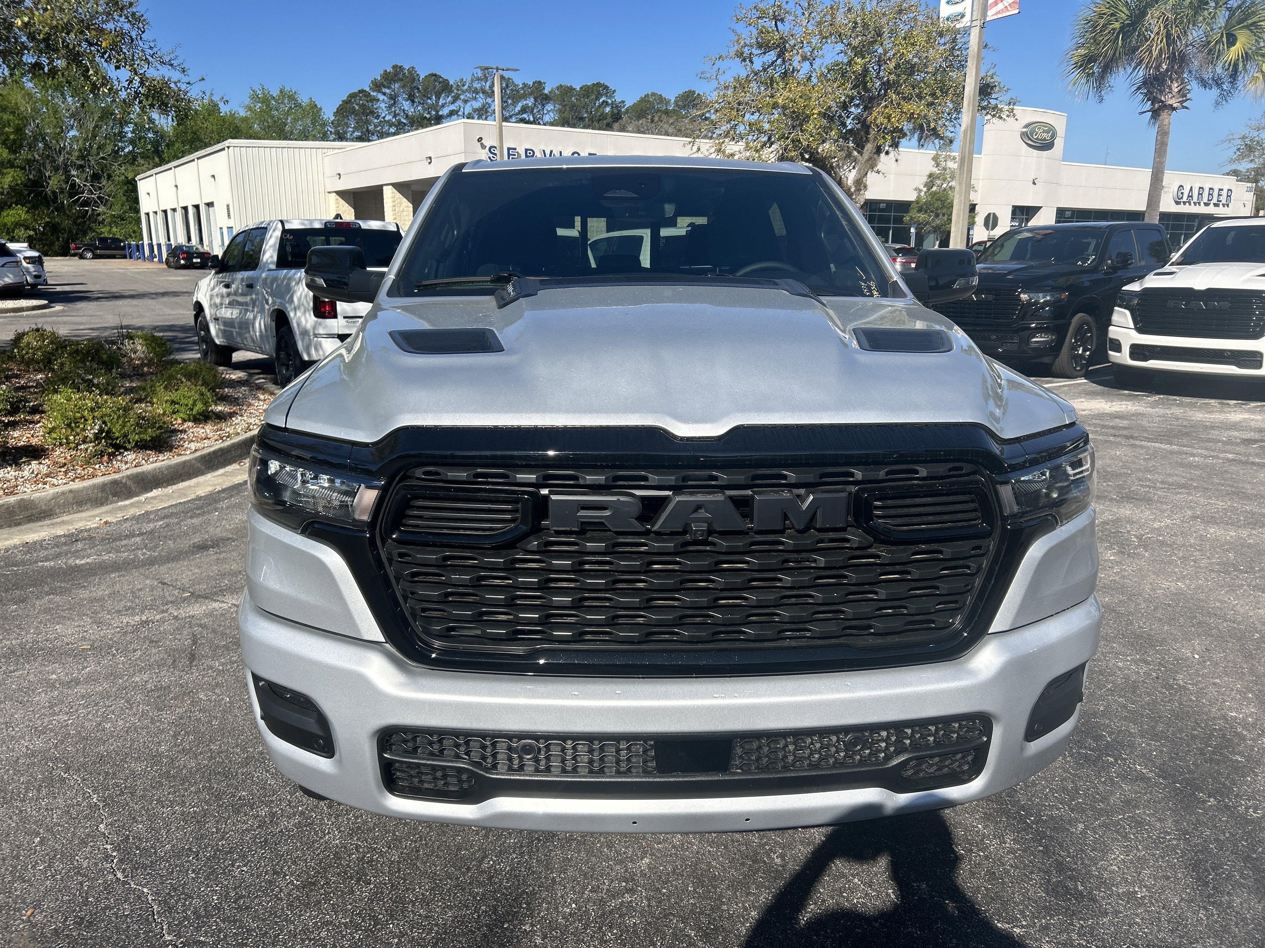 New 2026 RAM 1500 4x4 Crew Cab image 2