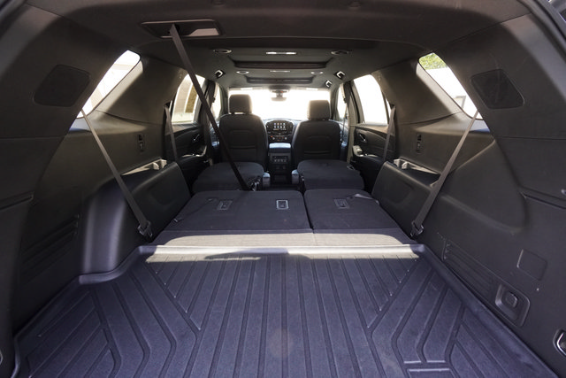 Used 2023 Chevrolet Traverse Premier w/ Redline Edition FWD image 27