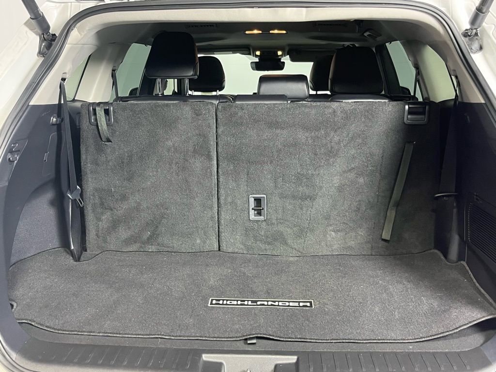 Used 2025 Toyota Highlander XLE image 31
