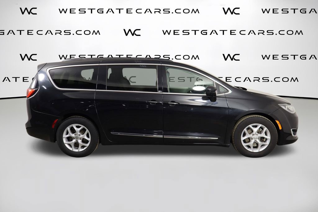 Used 2017 Chrysler Pacifica Touring-L w/ Tire & Wheel Group image 49