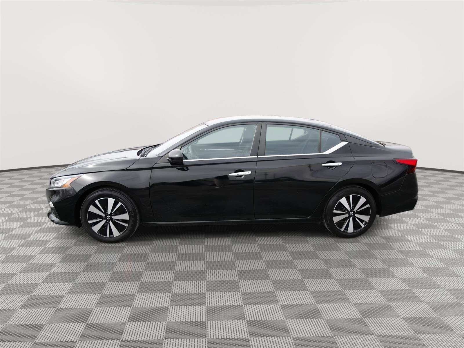Used 2021 Nissan Altima 2.5 SV image 8