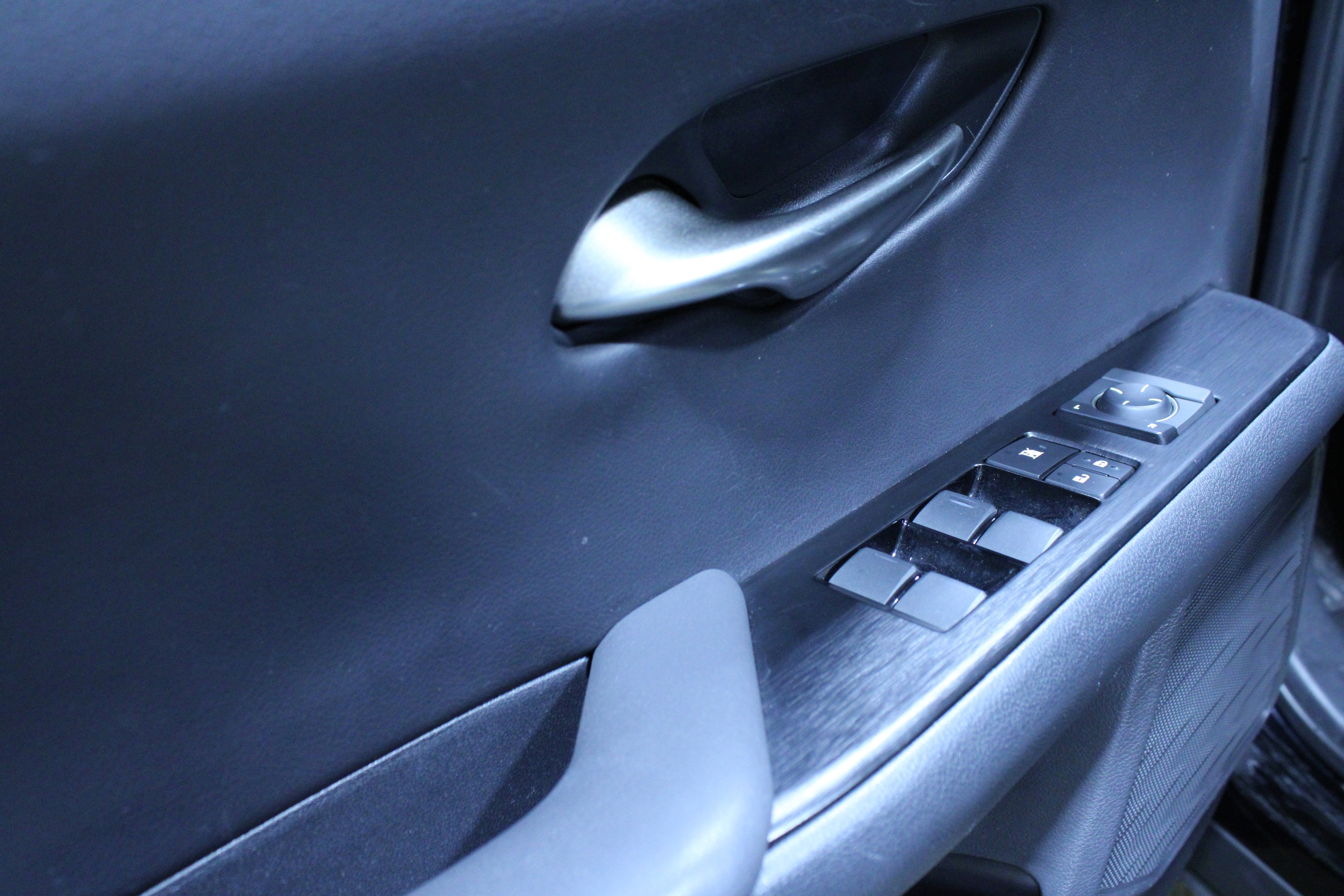 Used 2019 Lexus UX 200 F Sport w/ F Sport Premium Package image 10
