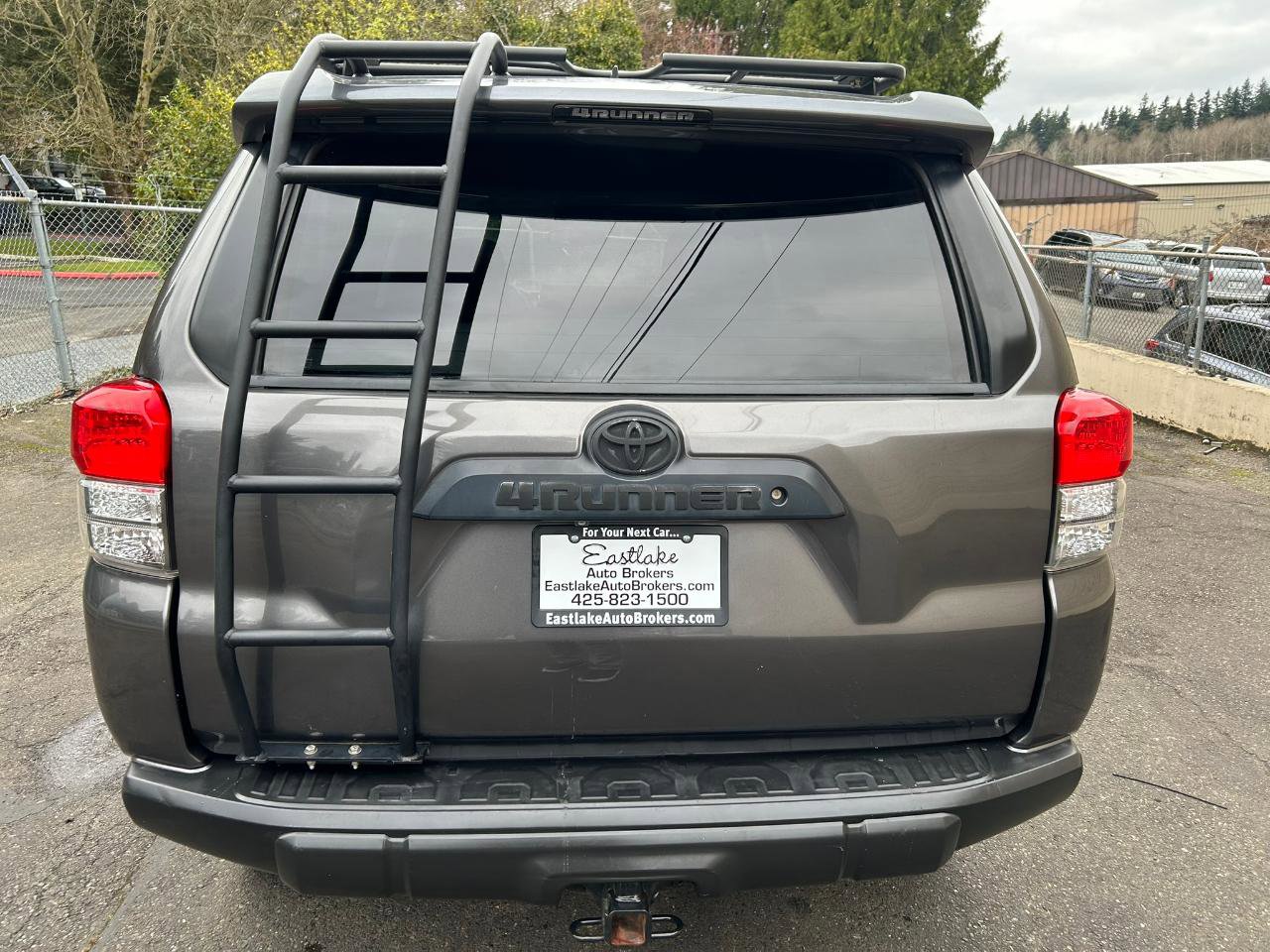 Used 2010 Toyota 4Runner SR5 AWD/4WD image 6