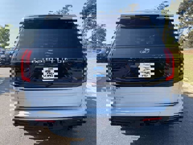 Used 2025 Ford Expedition Active AWD/4WD image 4