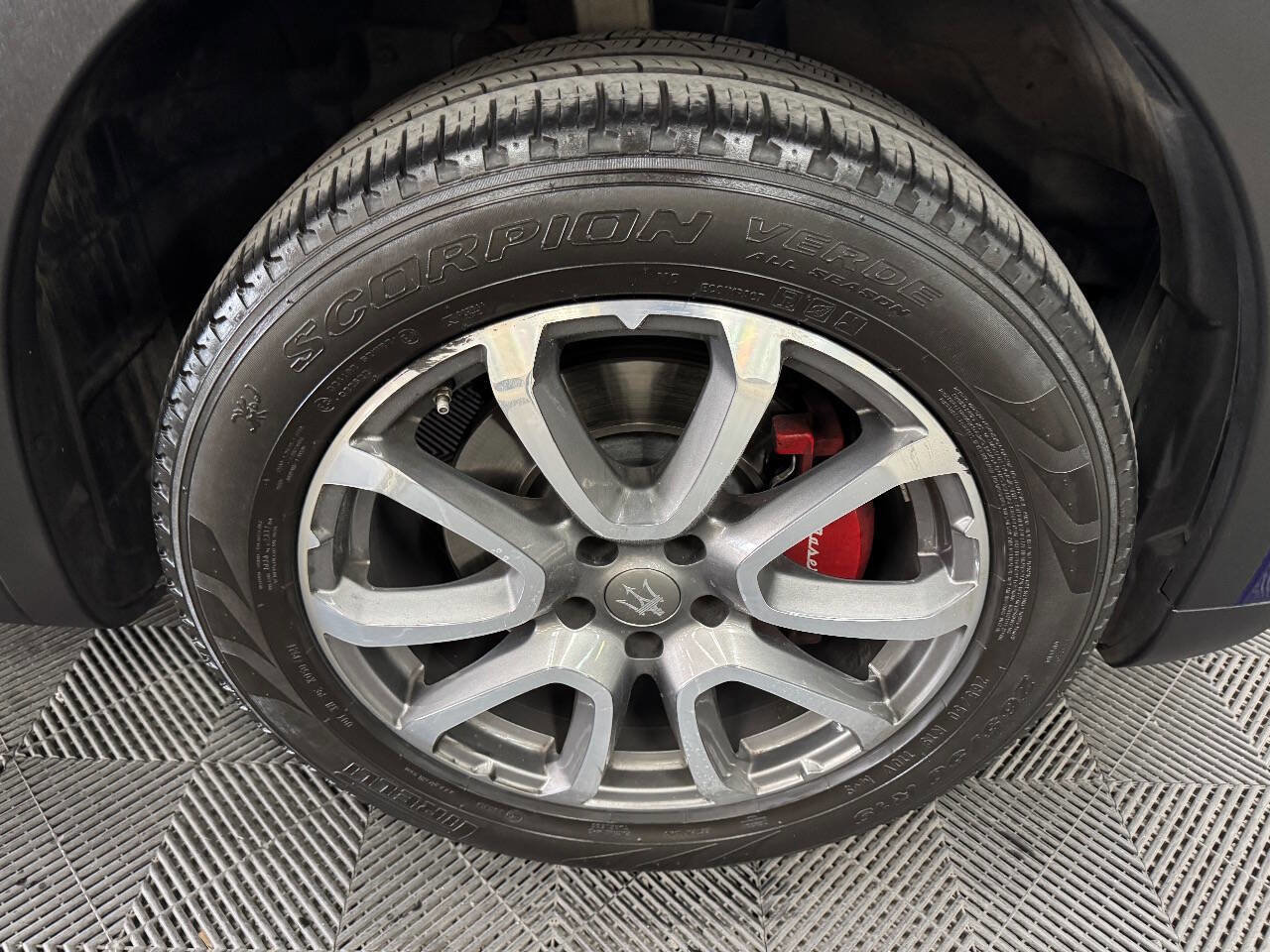 Used 2017 Maserati Levante image 18