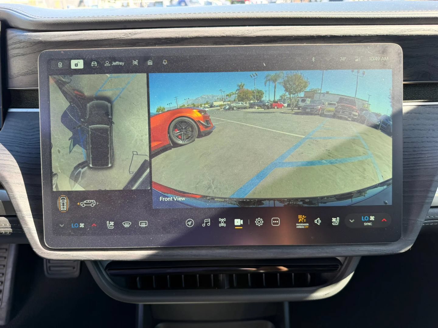 Used 2025 Rivian R1S Adventure Dual AWD/4WD image 32