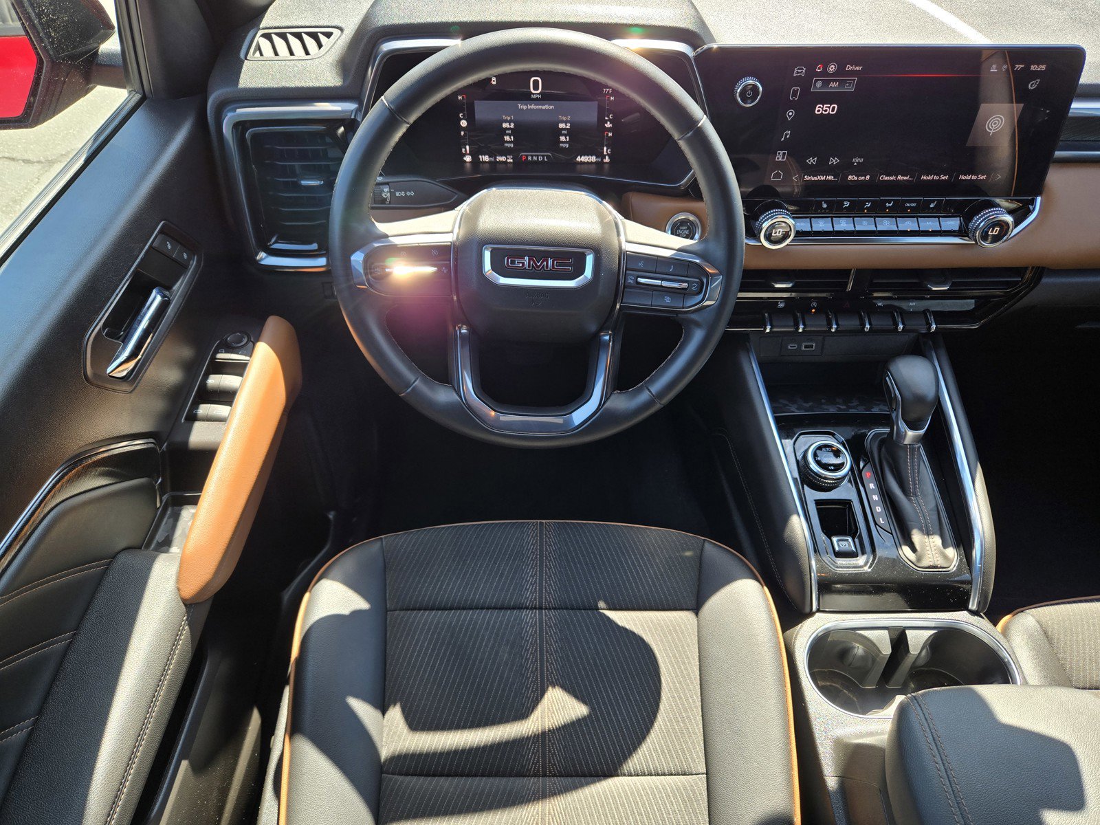 Used 2023 GMC Canyon AT4 w/ Technology Package AWD/4WD image 11