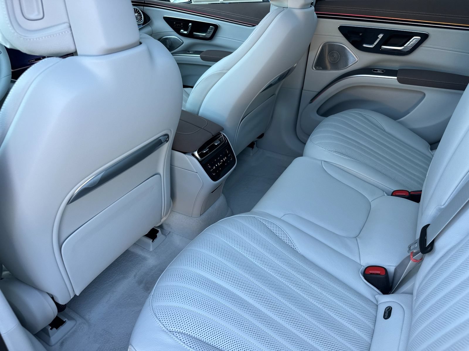 New 2026 Mercedes-Benz EQS 400 4MATIC SUV image 12