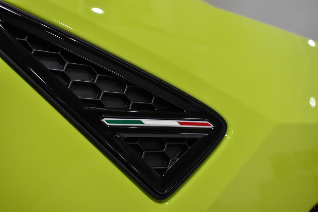 Used 2023 Lamborghini Urus S AWD/4WD image 12