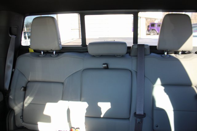 Used 2023 GMC Sierra 1500 SLT image 32