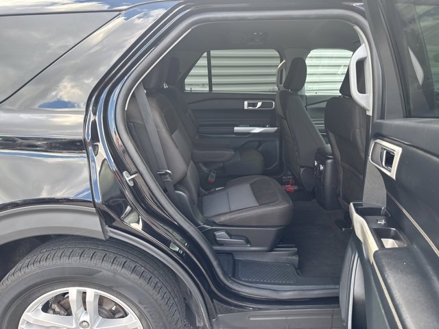 Used 2022 Ford Explorer XLT image 34