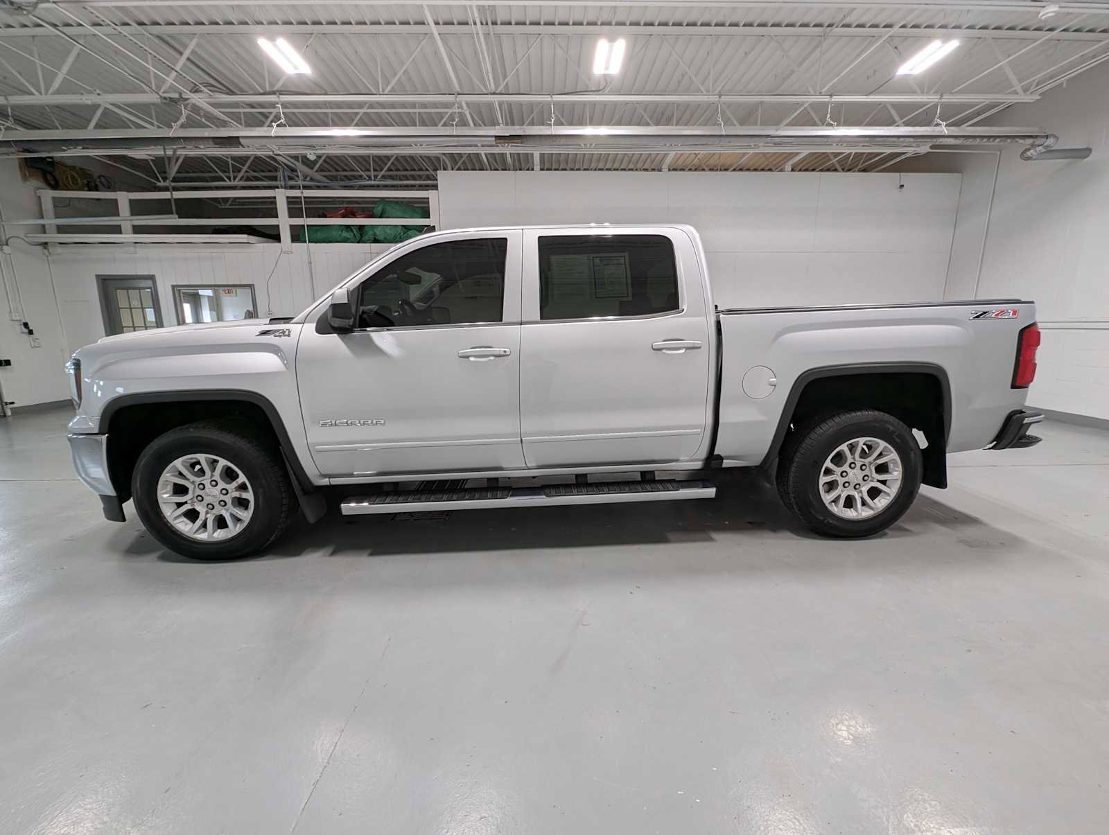 Used 2018 GMC Sierra 1500 SLE w/ SLE Value Package image 12