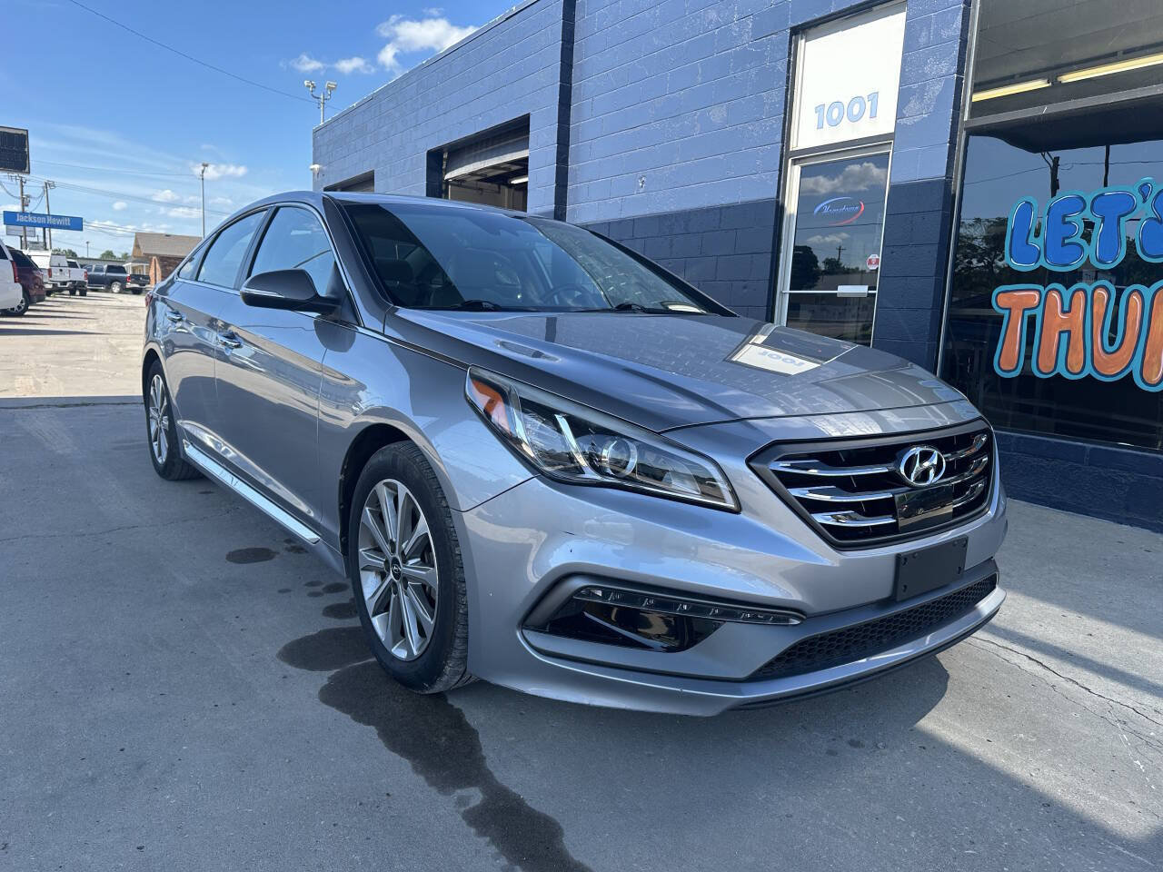Used 2017 Hyundai Sonata Limited w/ Ultimate Package 04 FWD image 2