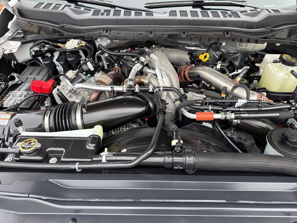 Used 2025 Ford F450 Platinum w/ FX4 Off-Road Package image 35