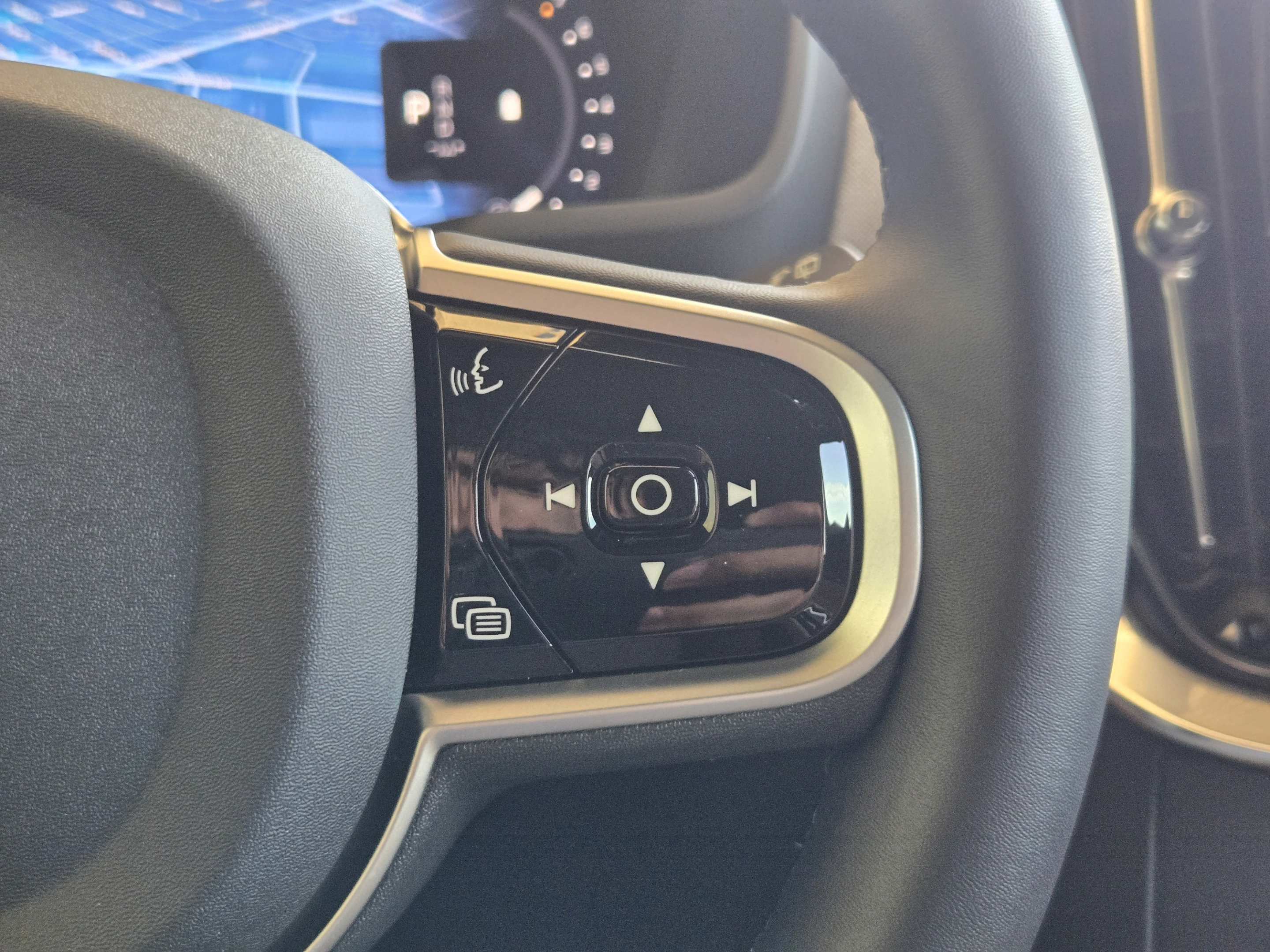 Certified 2026 Volvo XC90 B6 Plus w/ Protection Package Premier AWD/4WD image 28