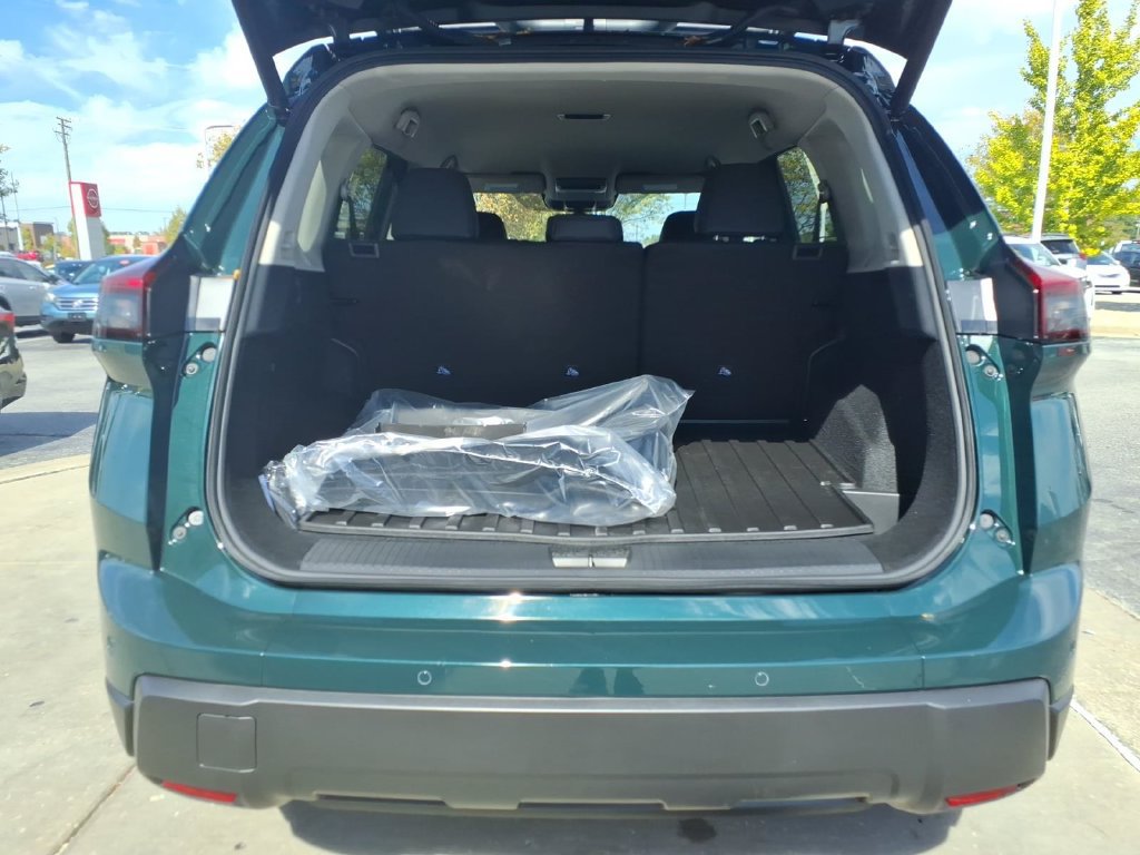 New 2027 Nissan Rogue SV w/ Rock Creek Premium Package AWD/4WD image 9