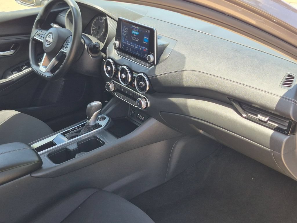 Used 2025 Nissan Sentra SV FWD image 31