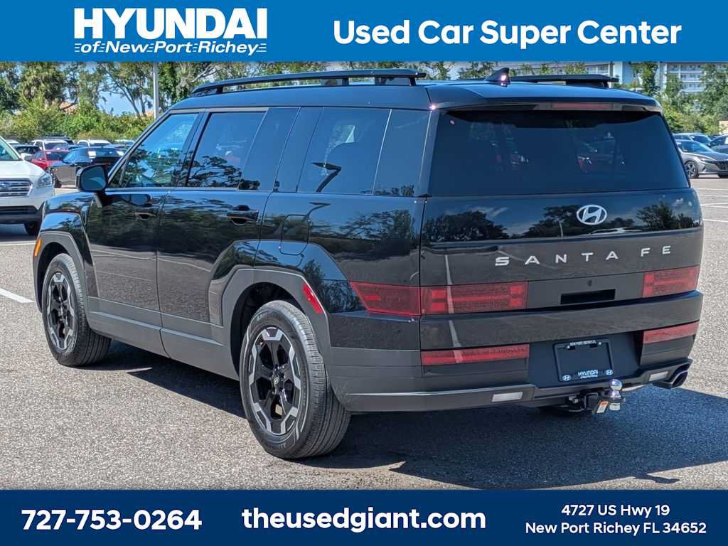 Used 2025 Hyundai Santa Fe SEL w/ Tow & Go Package FWD image 3