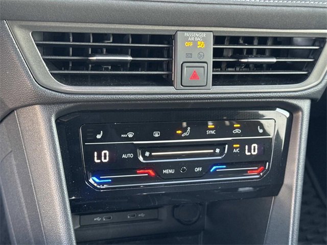 Used 2025 Volkswagen Taos SE image 15