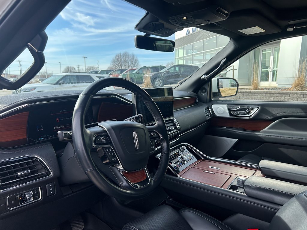 Used 2023 Lincoln Navigator Reserve image 8