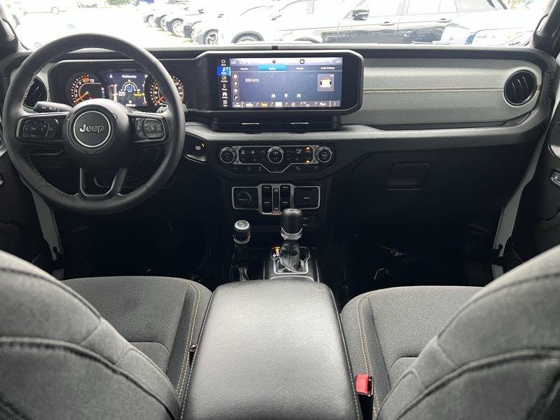 Used 2025 Jeep Wrangler Unlimited Sport AWD/4WD image 12