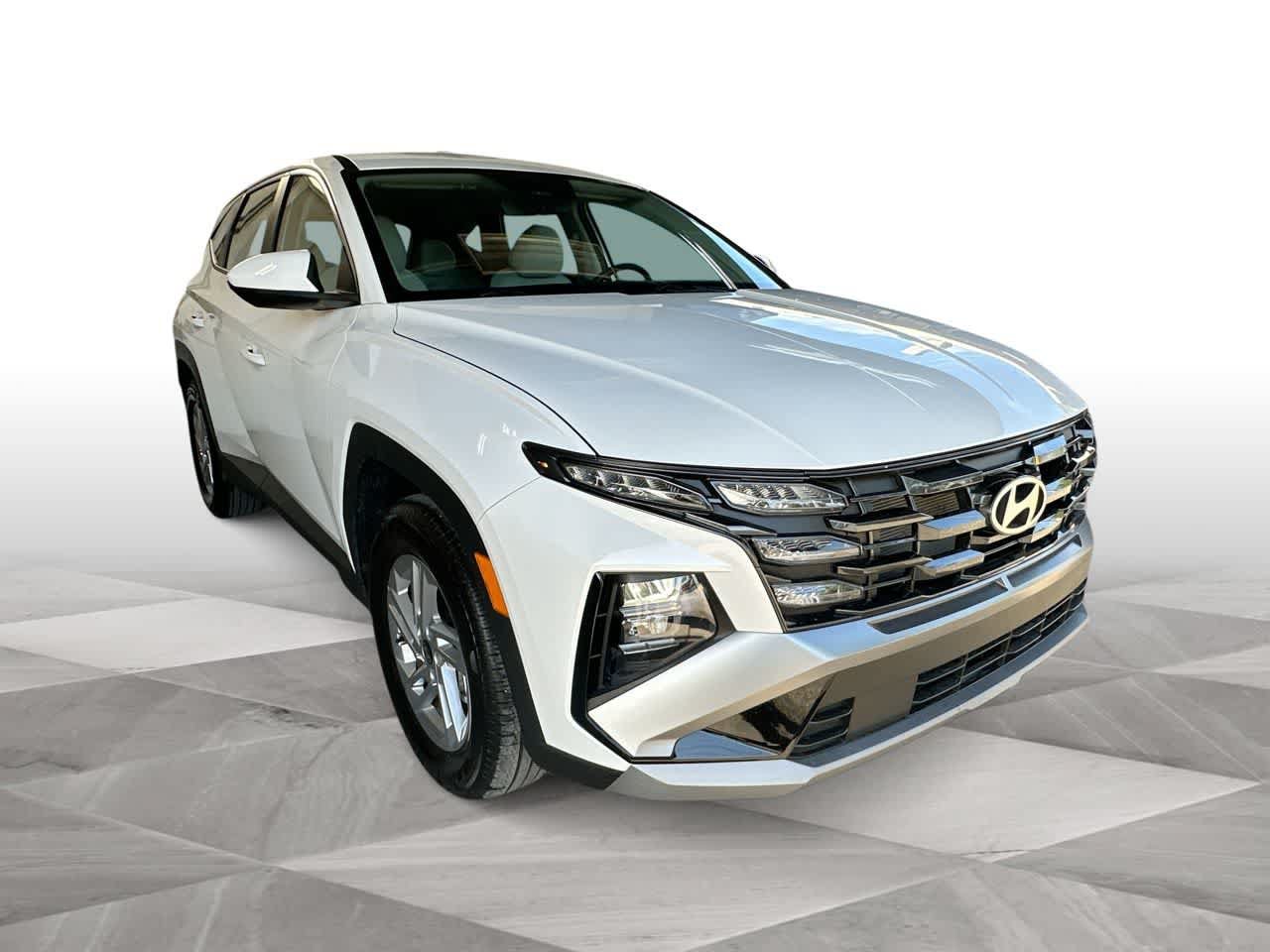 Used 2026 Hyundai Tucson SE FWD image 2
