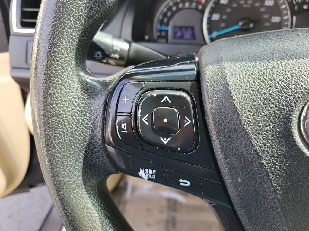 Used 2015 Toyota Camry LE FWD image 25