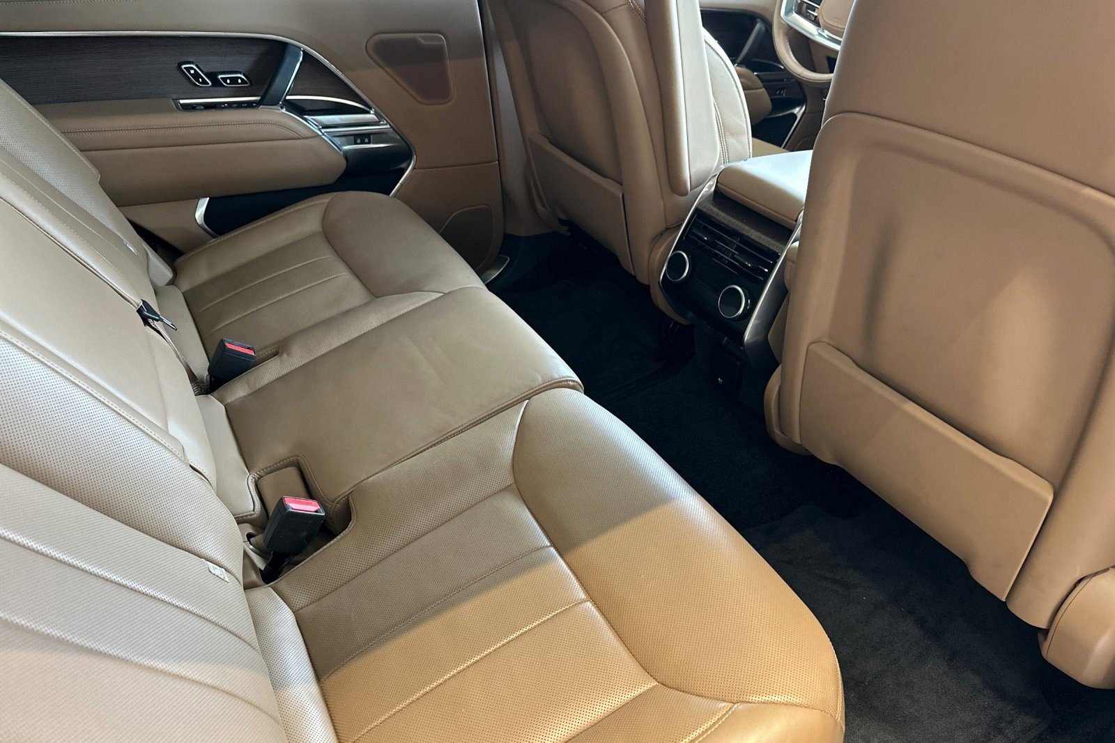 Certified 2025 Land Rover Range Rover Long Wheelbase SE image 30