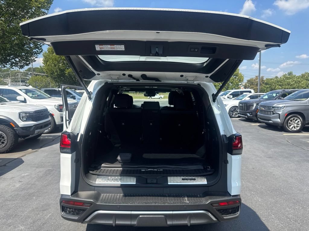 Used 2024 Lexus LX 600 F Sport AWD/4WD image 21