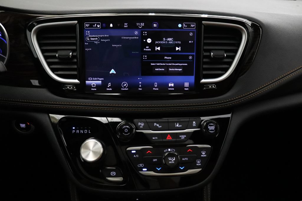 Used 2023 Chrysler Pacifica Pinnacle FWD image 20