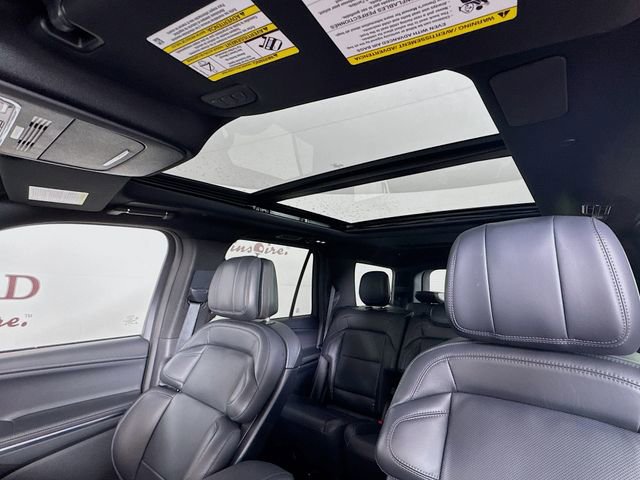 New 2025 Lincoln Navigator Reserve w/ Jet Appearance Package image 23