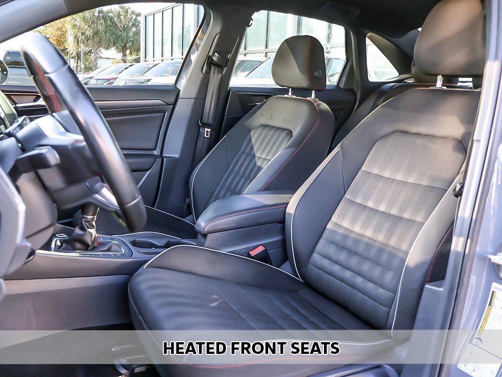 Used 2019 Volkswagen Jetta GLI image 5