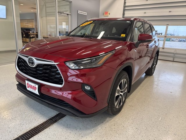 Used 2022 Toyota Highlander XLE image 5
