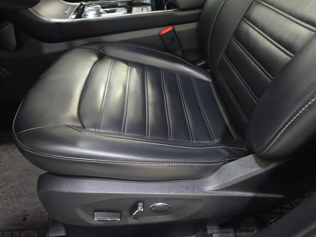 Used 2019 Ford Edge SEL w/ Equipment Group 201A FWD image 29