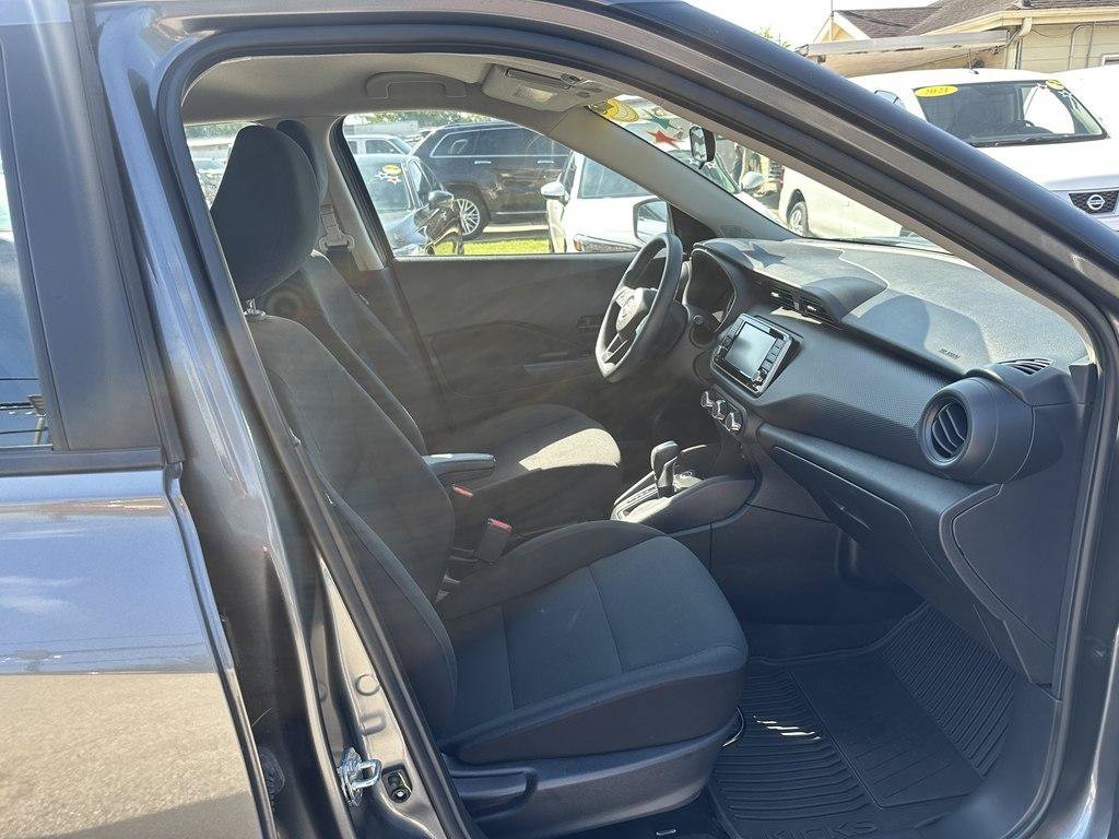 Used 2023 Nissan Kicks S FWD image 8