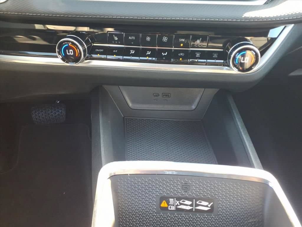 New 2027 Chevrolet Equinox LT w/ Convenience Package II FWD image 21