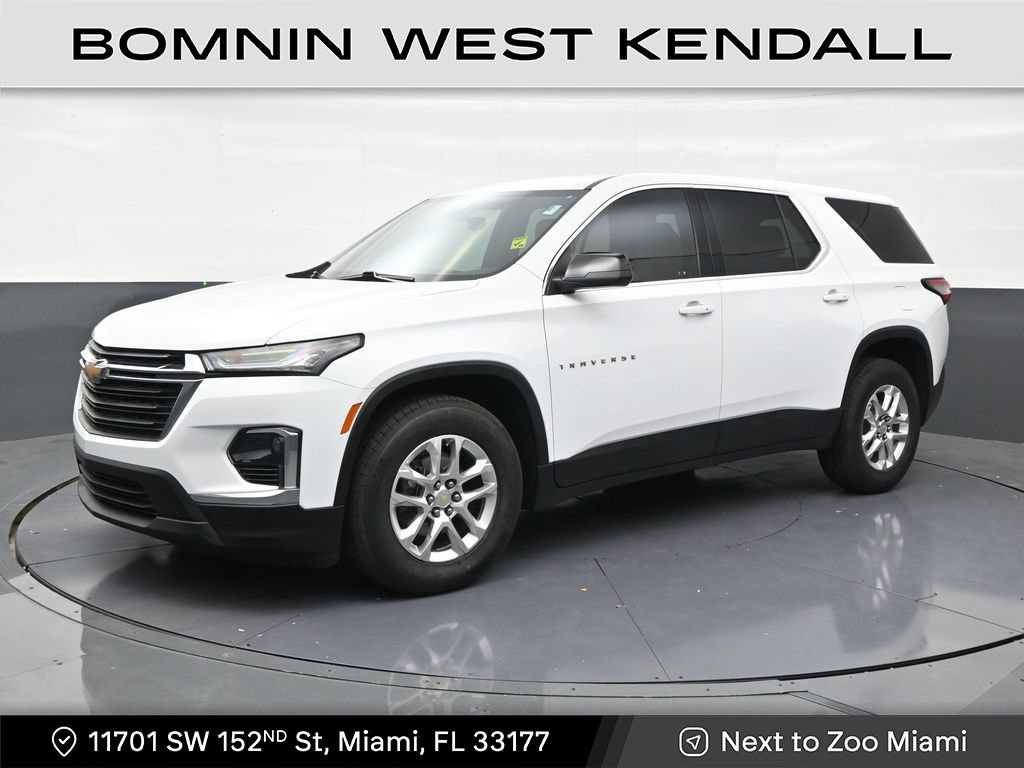 Used 2023 Chevrolet Traverse LS FWD image 1