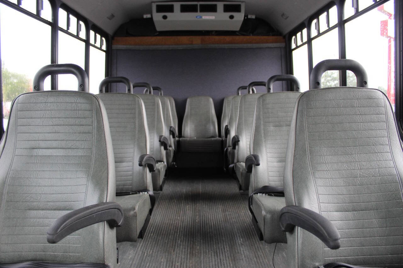 Used 2013 Ford E-450 and Econoline 450 Super Duty w/ Shuttle Bus Prep Pkg RWD image 20