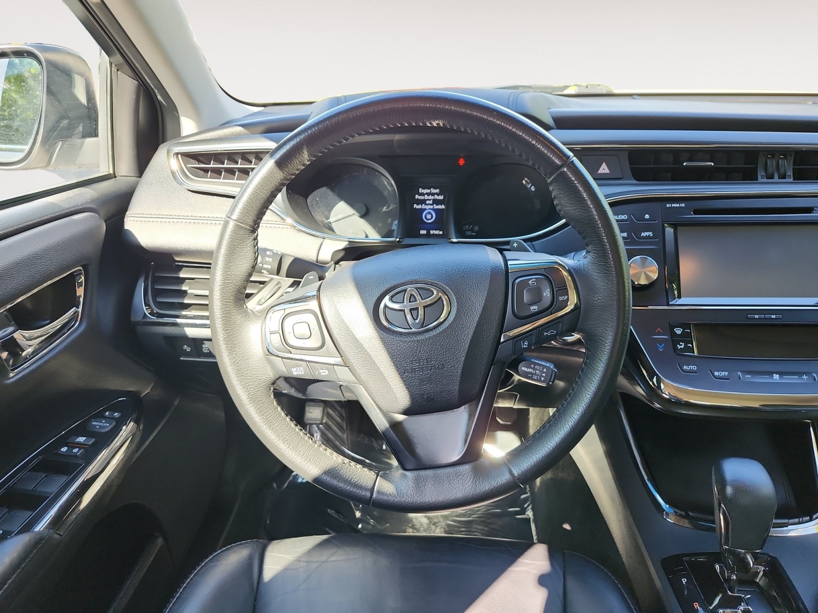 Used 2018 Toyota Avalon XLE FWD image 9