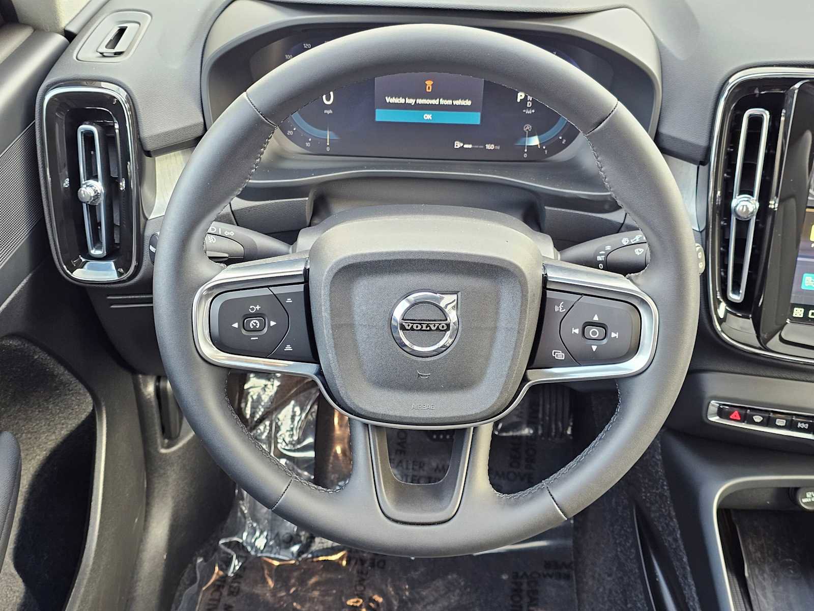 Used 2025 Volvo XC40 B5 Plus w/ Climate Package AWD/4WD image 26